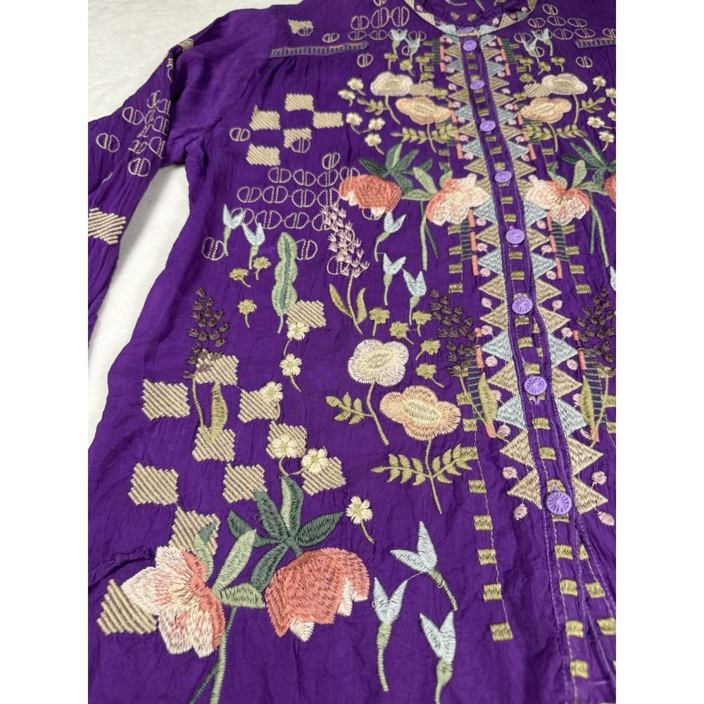 Johnny Was Brielle Blouse M Purple Floral Embroidered Rayon Boho Button Top - Picture 2 of 11